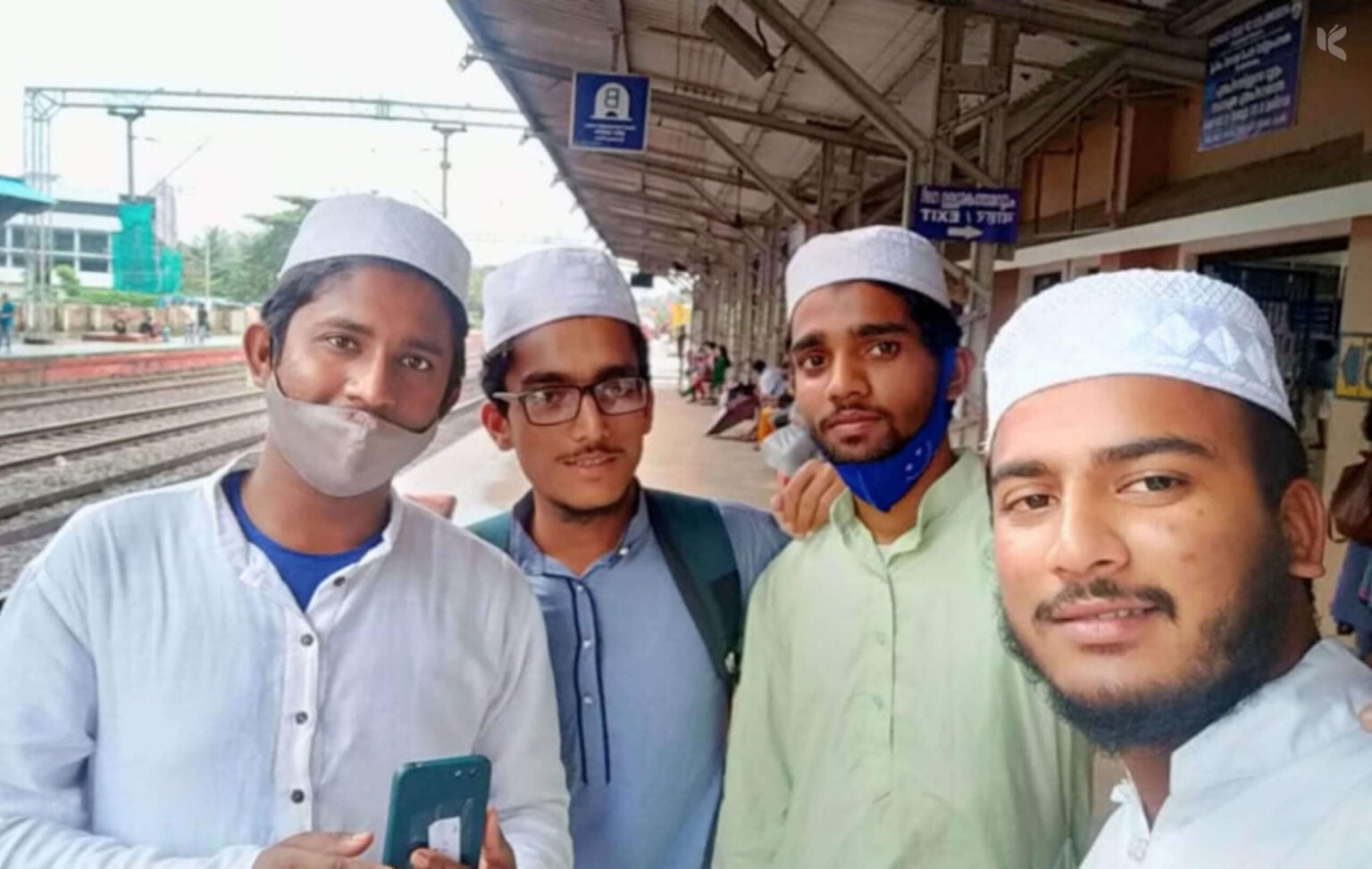 ঈশ্বর রাজ্য কেরল থেকে বাংলার বাড়ি প্রত্যাগমন 1 ঈশ্বর রাজ্য কেরল থেকে বাংলার বাড়ি প্রত্যাগমন - কুহুডাক